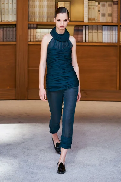 Look 32